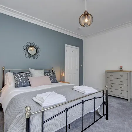 Beyond The Harbour Holiday home *